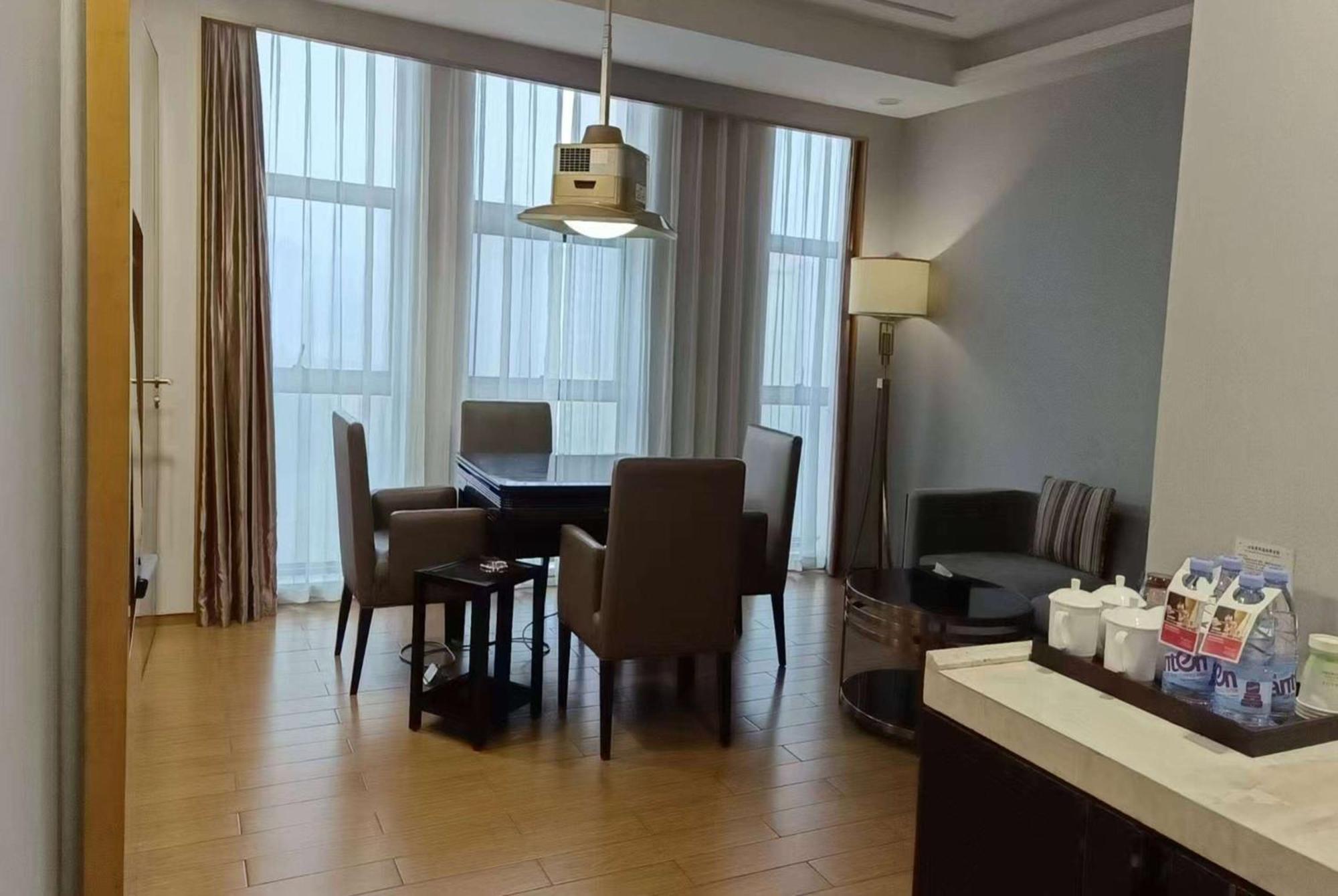 Hotel Ramada Yiyang Taojiang Esterno foto