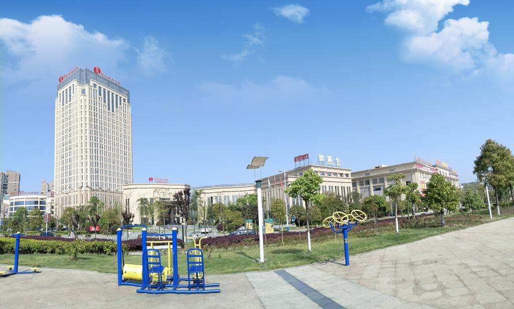 Hotel Ramada Yiyang Taojiang Esterno foto
