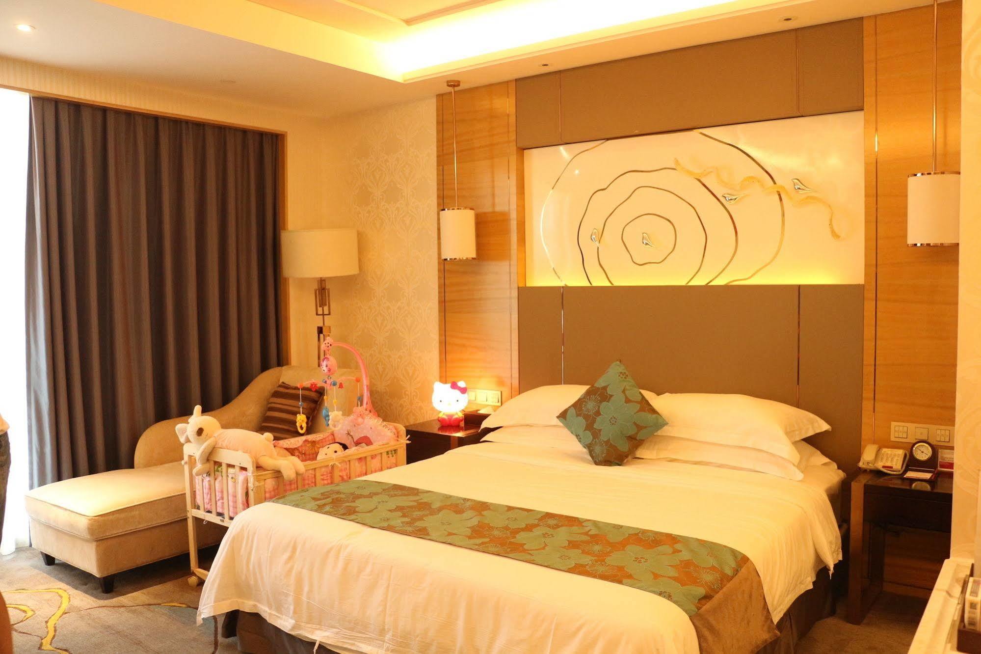 Hotel Ramada Yiyang Taojiang Esterno foto
