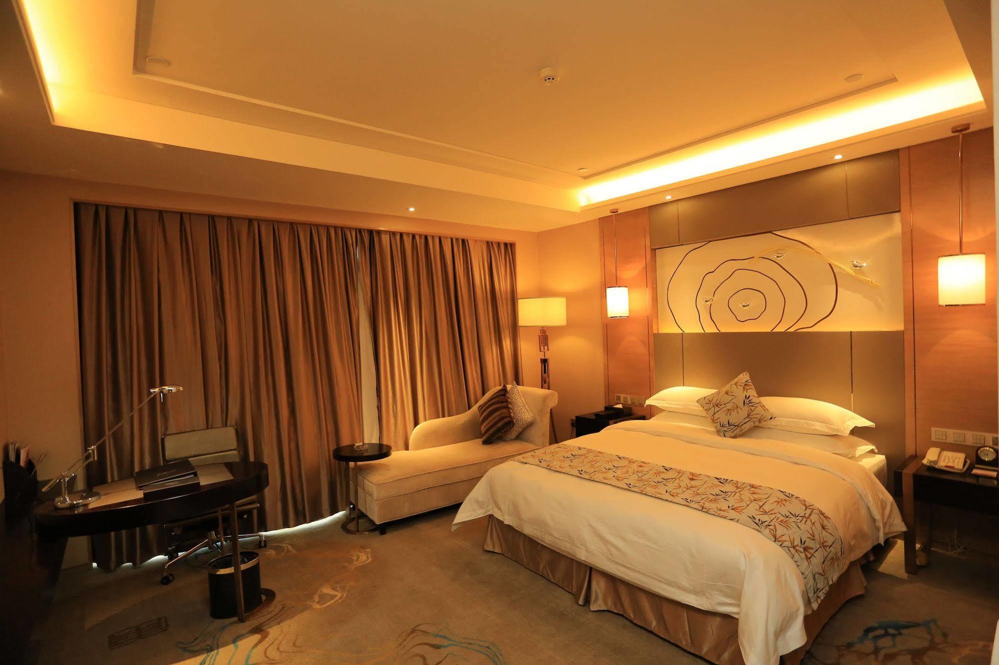 Hotel Ramada Yiyang Taojiang Esterno foto