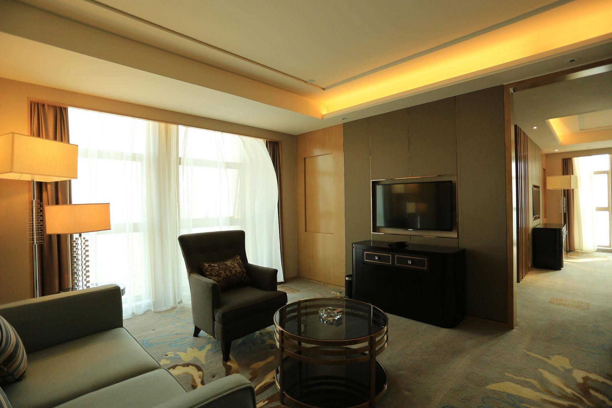 Hotel Ramada Yiyang Taojiang Esterno foto